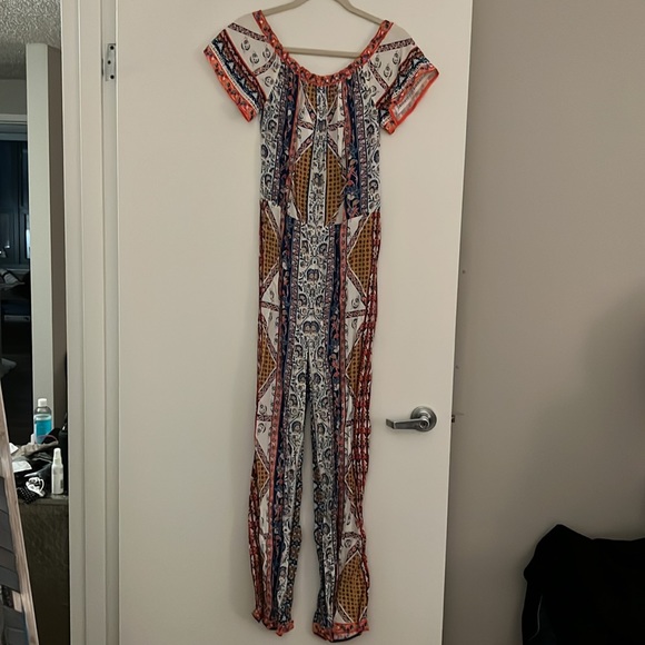 Off Shoulder Patterned Jumpsuit - Picture 4 of 5